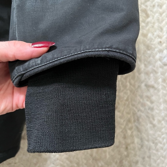 Canada goose black trillium parka with real fur hood - Picture 9 of 15